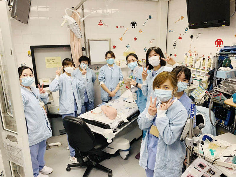 Respiratory Simulation training by Dr. Tsang Yuk Ping, AC with 4C nurses